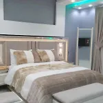 شقة فندقية مفروشة بالكامل امام سيتي ستارز